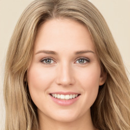 Luna Everhart